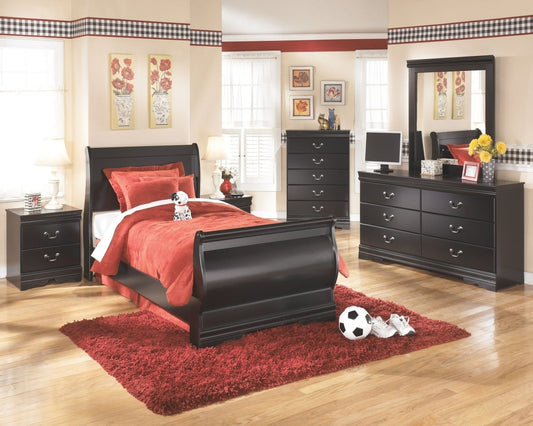 Huey Vineyard - Dresser, Mirror - Black Dresser & Mirror by Signature Design by Ashley® - Walls Furniture & Mattress