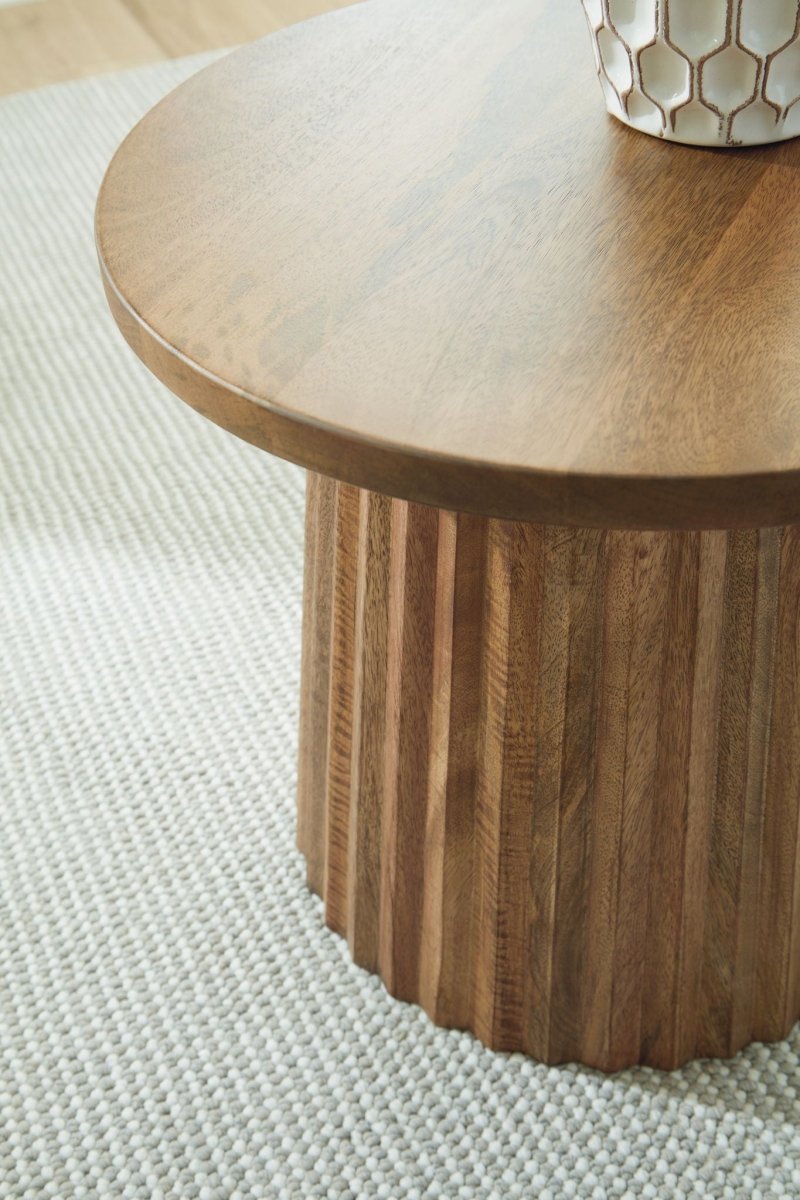 Ceilby - Accent Table Accent Tables by Signature Design by Ashley® - Walls Furniture & Mattress