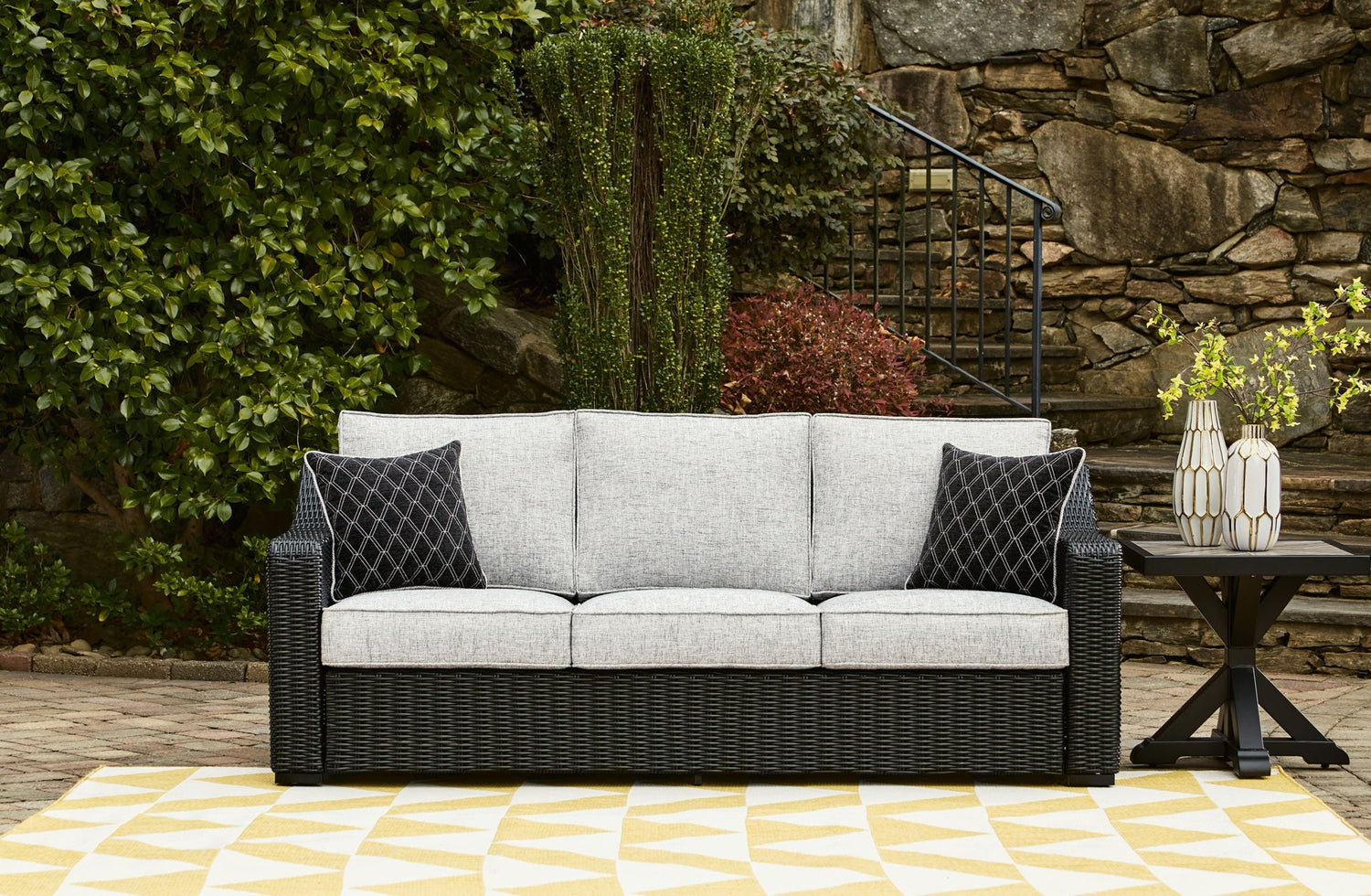 Outdoor - Walls Furniture & Mattress