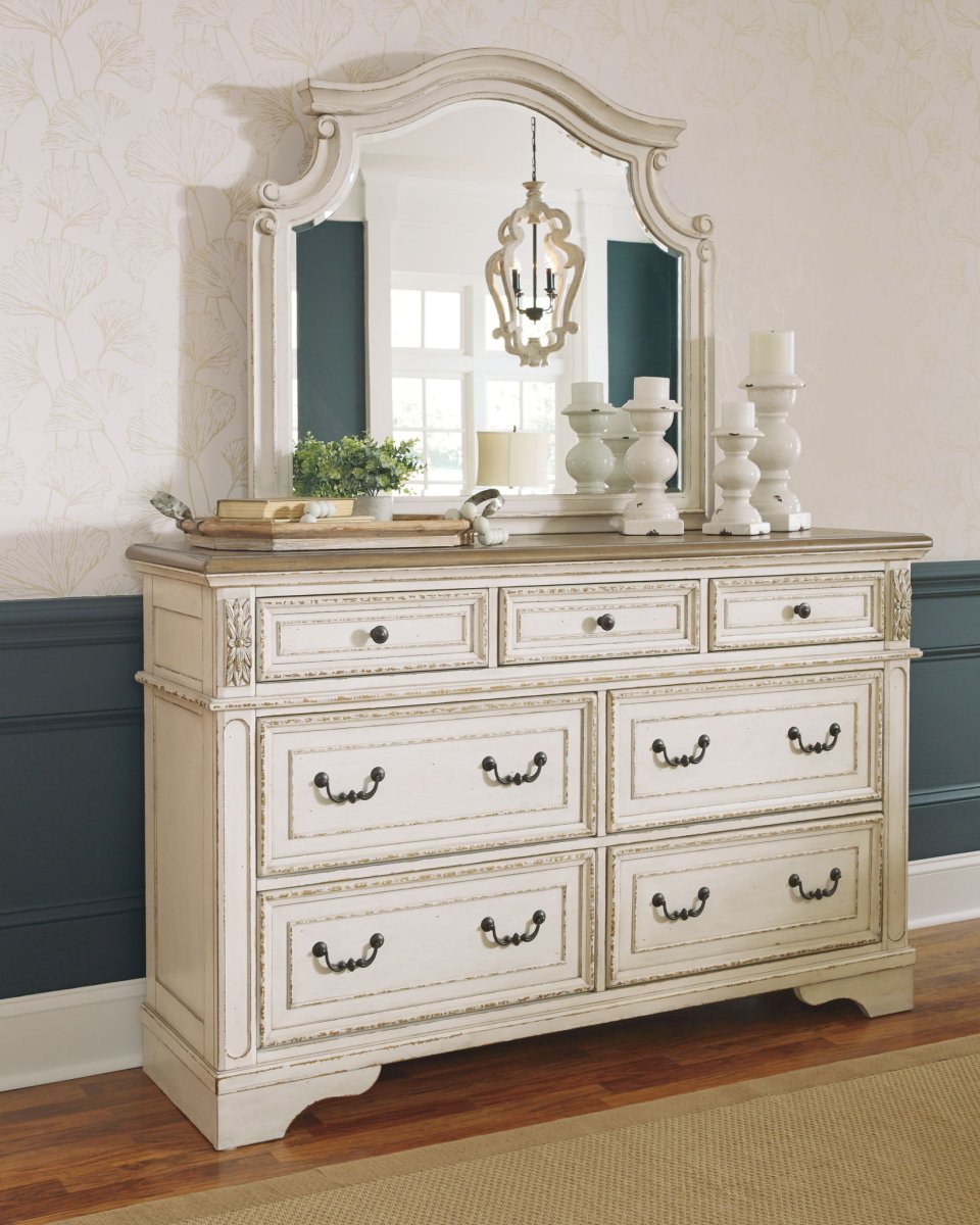 Realyn - Dresser Dressers by Signature Design by Ashley® - Walls Furniture & Mattress